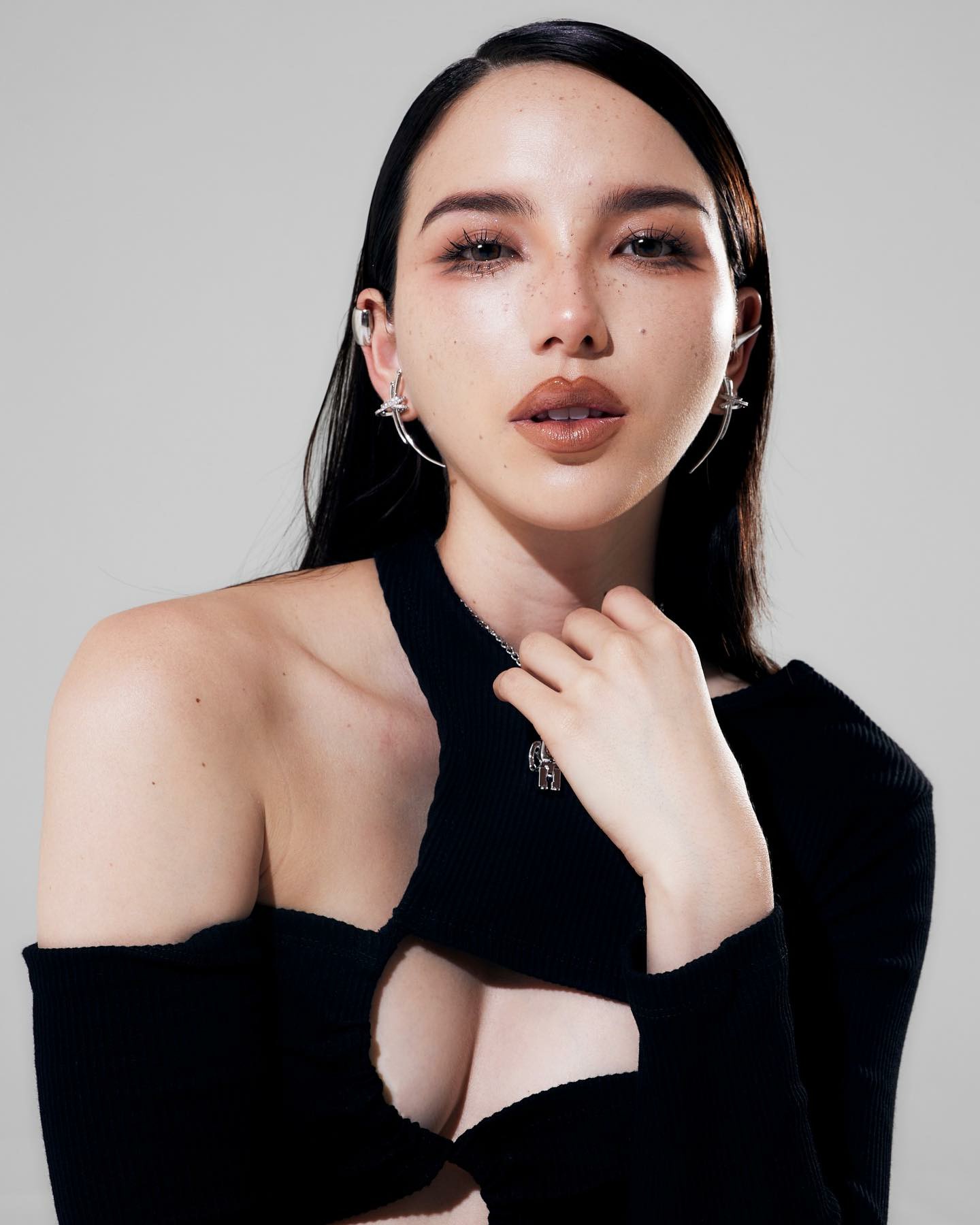เปิดประวัติ เทียร์ ลี่ Tia Tavee นักแสดง นางแบบ สาวสวย หุ่นแซ่บๆ เซ็กซี่ 18