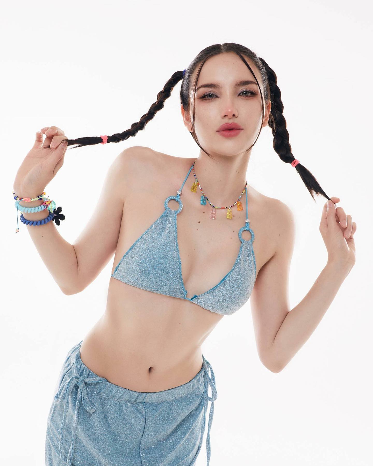 เปิดประวัติ เทียร์ ลี่ Tia Tavee นักแสดง นางแบบ สาวสวย หุ่นแซ่บๆ เซ็กซี่ 23